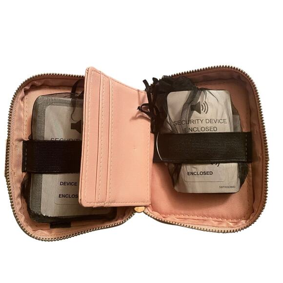 Travel Tech Kit  RFID-Blocking  Apt. 9 Safe Keeper Wallet with Ear Buds-Pink NIP - Picture 7 of 14